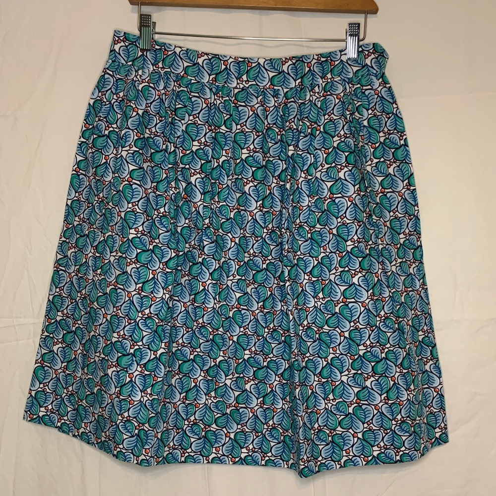 J Crew skirt in mod leaf print, has pockets